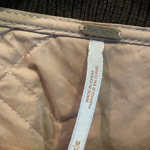 Ladies FREE PEOPLE Quilted Tan/Brown Bomber - Picture 5 of 6